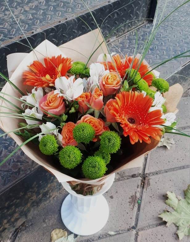 Букет цветов из: Герберы, Хризантемы, Альстромерии и Розы в Григорьевской