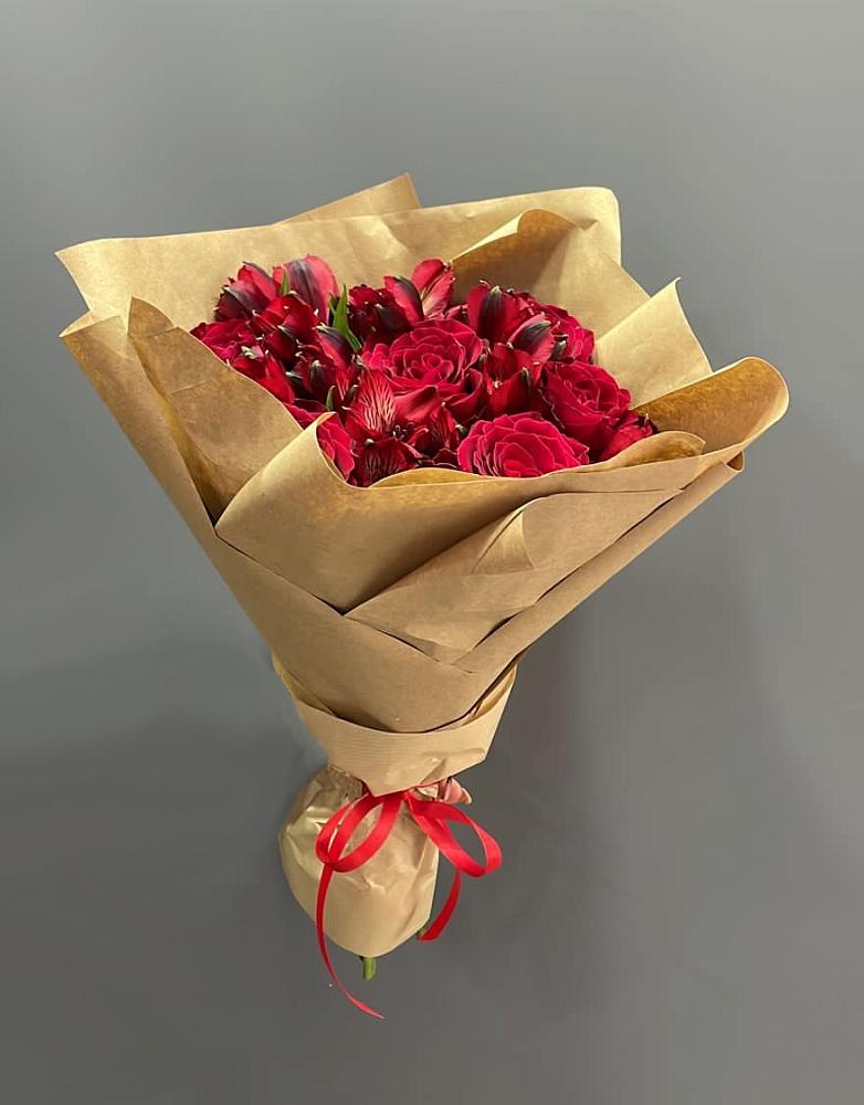 Букет цветов из: Альстромерии и Розы в Григорьевской