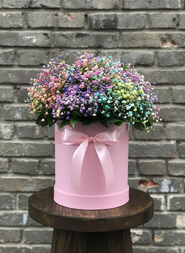 Цветочная композиция из Гипсофила и Розы в шляпной коробке в Григорьевской