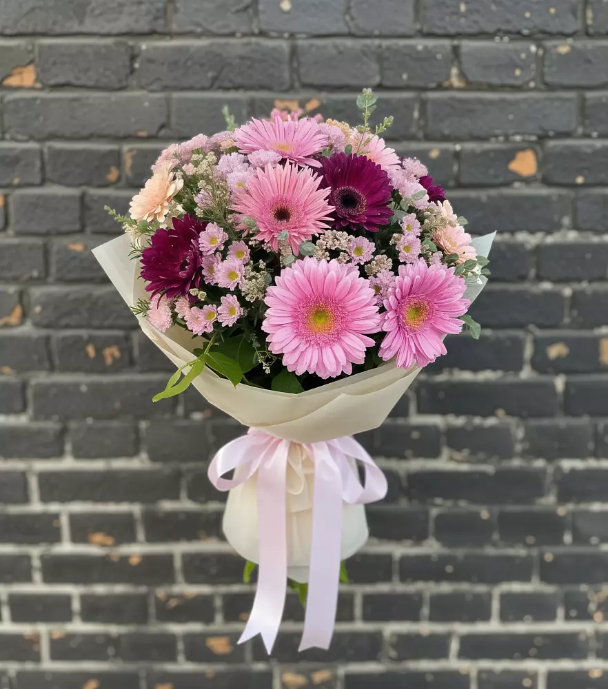 Букет цветов из: Герберы и Хризантемы в Григорьевской