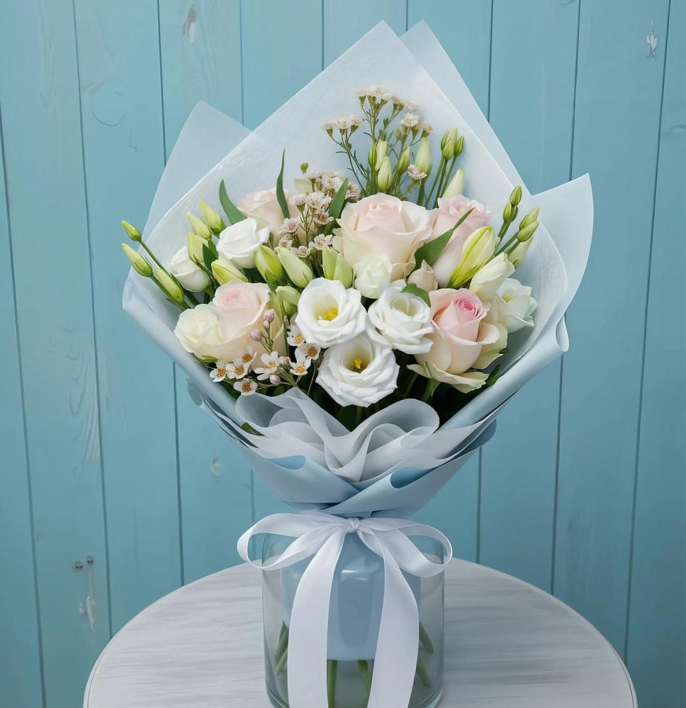 Букет цветов из: Розы и Лизиантусы в Григорьевской