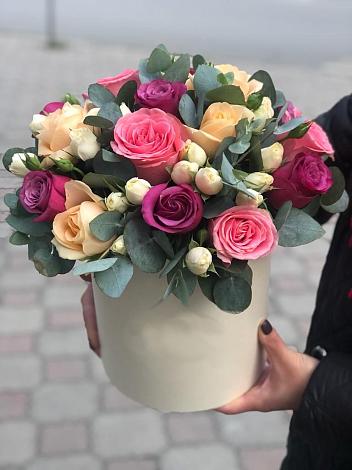 Цветочная композиция из Розы в шляпной коробке в Григорьевской