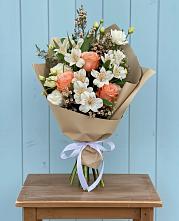 Букет цветов из:  Альстромерии, Лизиантусы, Розы и Хризантемы в Григорьевской