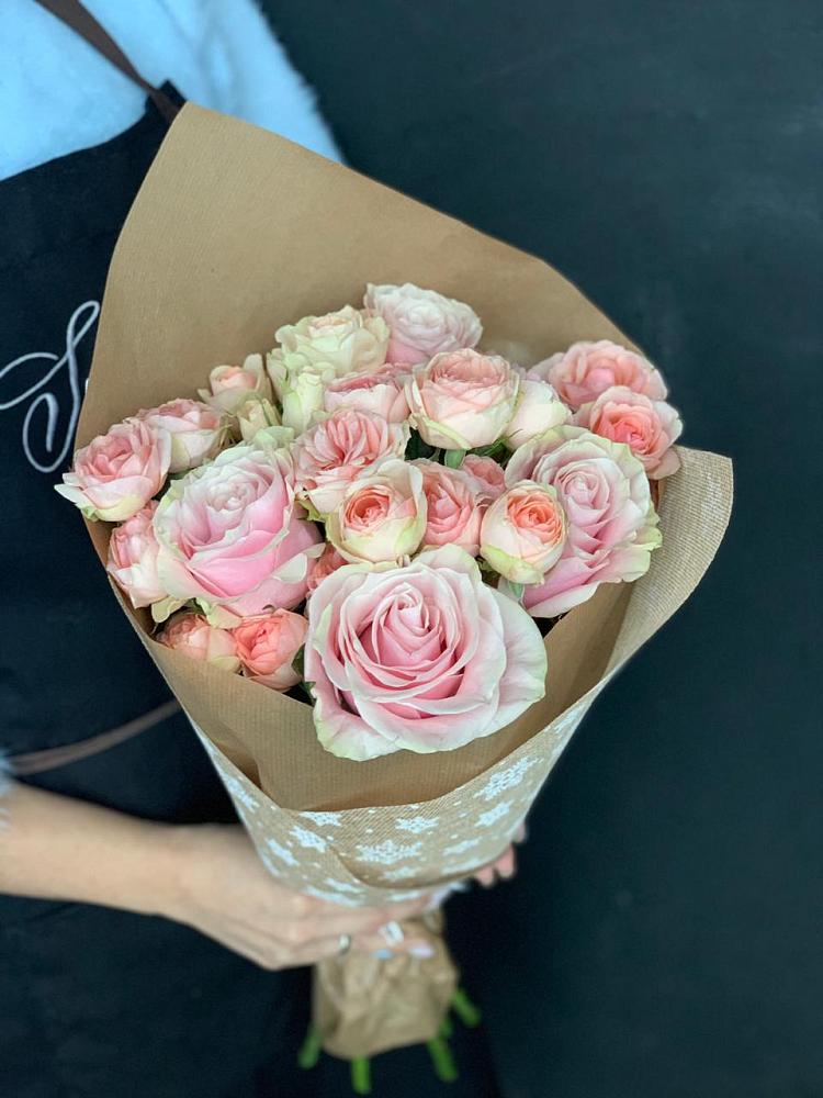 Букет цветов из: Хризантемы и Розы в Григорьевской