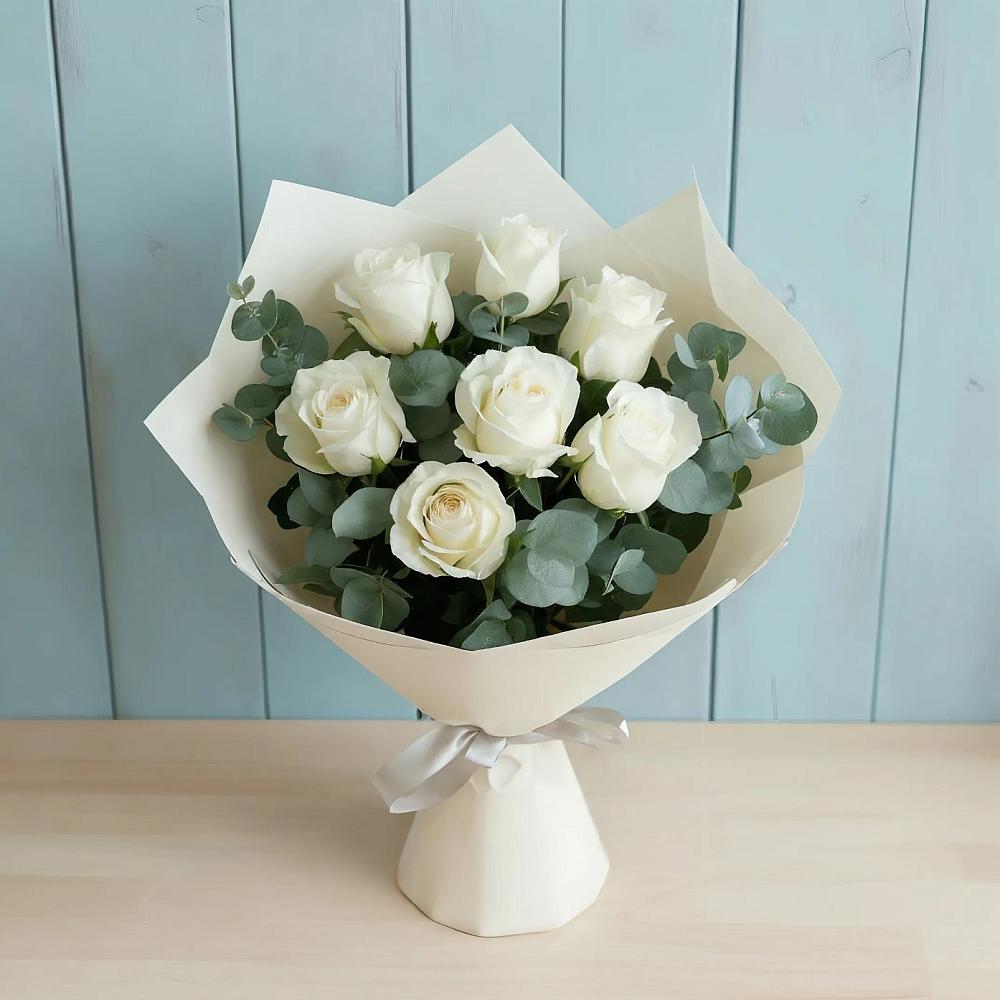 Букет Белые розы в Эвкалипте в Григорьевской