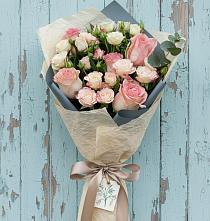 Букет цветов из:  Розы в Григорьевской