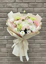 Букет цветов из:  Гвоздики, Розы, Лизиантусы и Хризантемы в Григорьевской