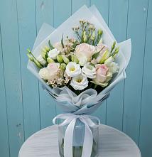 Букет цветов из:  Розы и Лизиантусы в Григорьевской