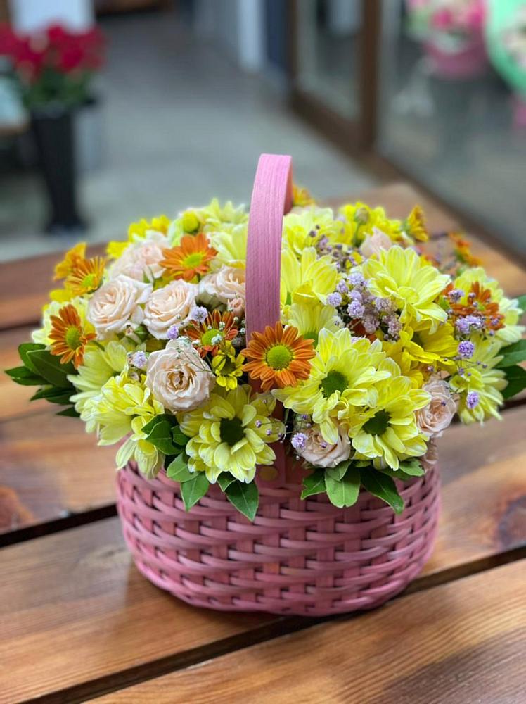 Цветочная композиция из Хризантемы и Розы в корзине в Григорьевской