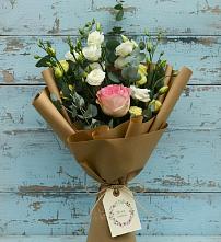 Букет цветов из:  Розы и Лизиантусы в Григорьевской