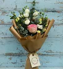 Букет цветов из:  Розы и Лизиантусы в Григорьевской