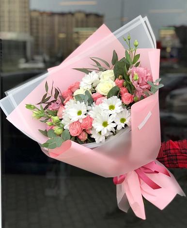 Букет цветов из: Розы, Лизиантусы и Хризантемы в Григорьевской