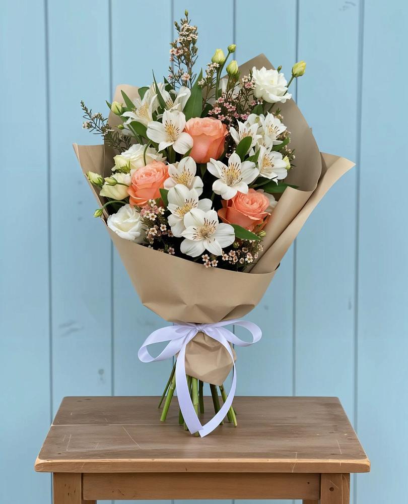 Букет цветов из: Альстромерии, Лизиантусы, Розы и Хризантемы в Григорьевской